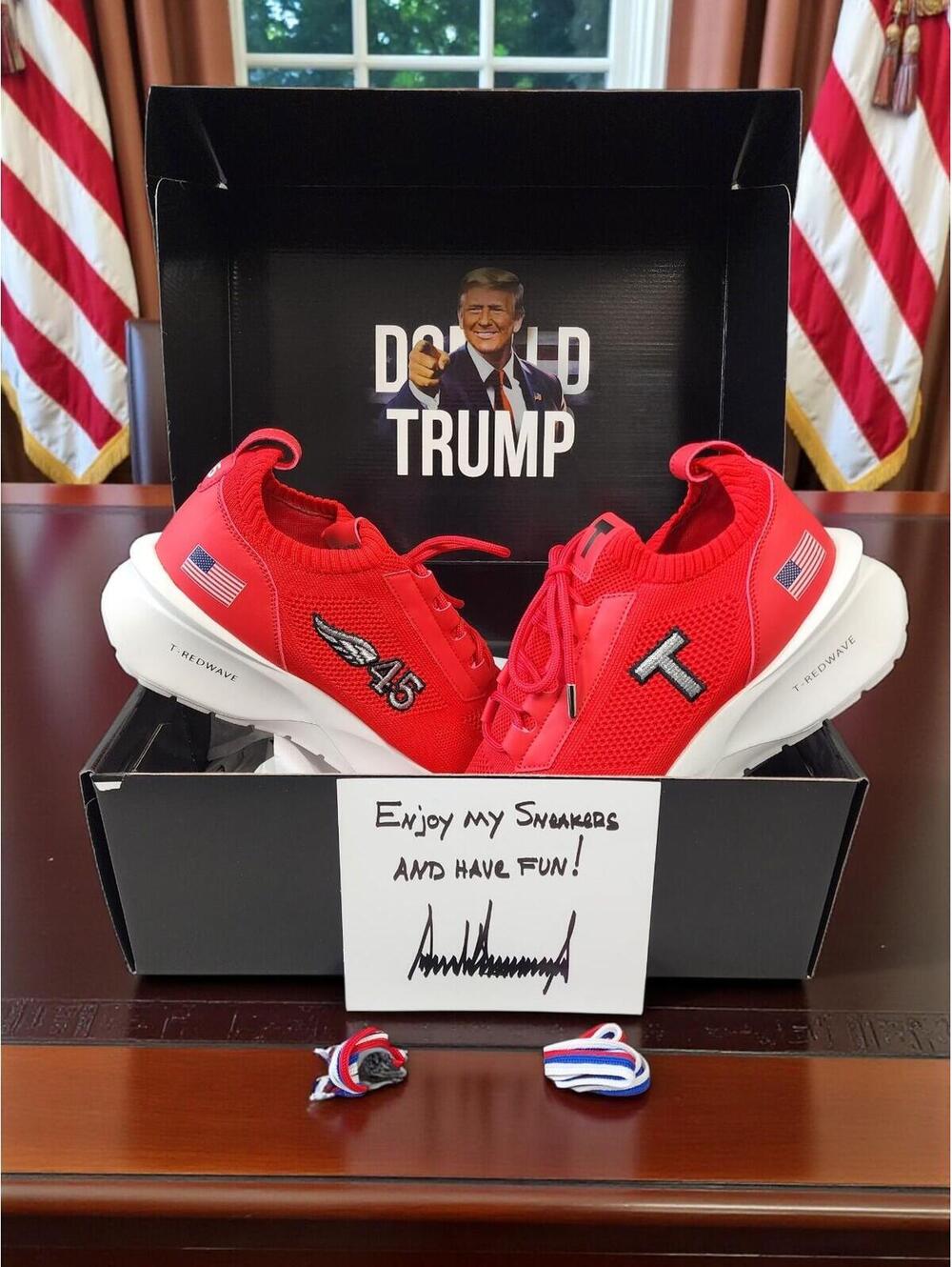 🇺🇸DONALD TRUMP POTUS 45 T-RED WAVE  EXTREMELY LIMITED SIZE SIZE 13 BRAND NEW